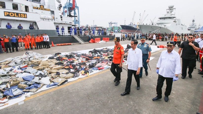 Presiden Jokowi Tinjau Posko Evakuasi Kecelakaan Lion Air  - Bagian 1