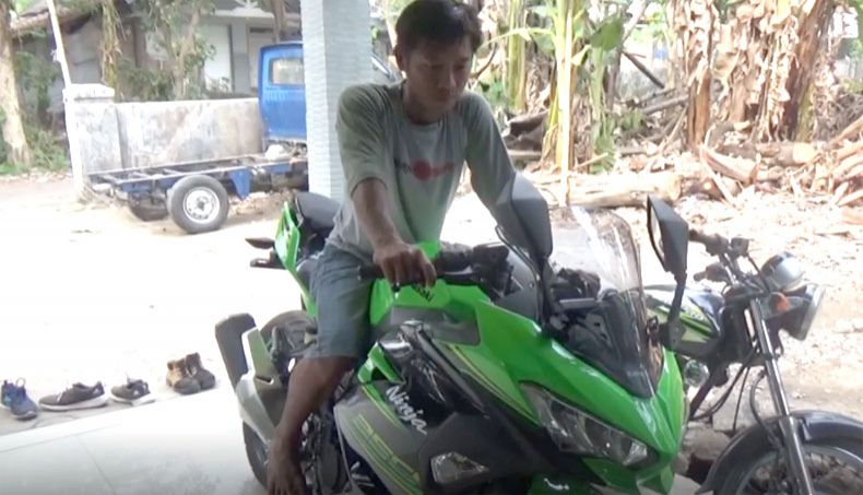 Perajin Keripik di Mojokerto Beli Motor Rp67 Juta Pakai Uang Koin
