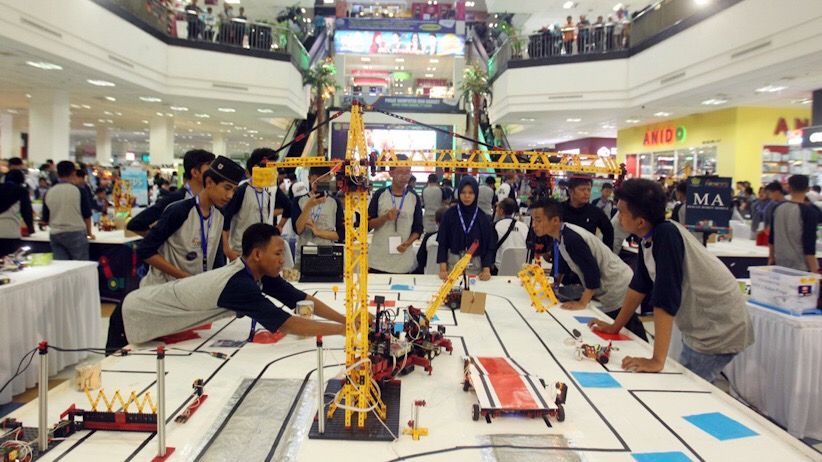 Ratusan Pelajar Ikut Kompetisi Robotik Madrasah 2018 - Bagian 1