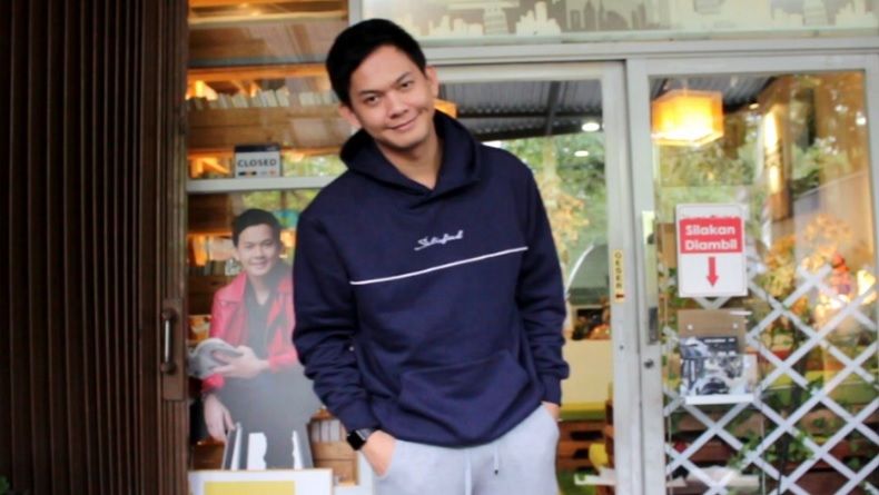 Andi Arsyil Aktor Tukang Bubur Naik Haji Pilih Nyaleg Di Perindo<script async src=