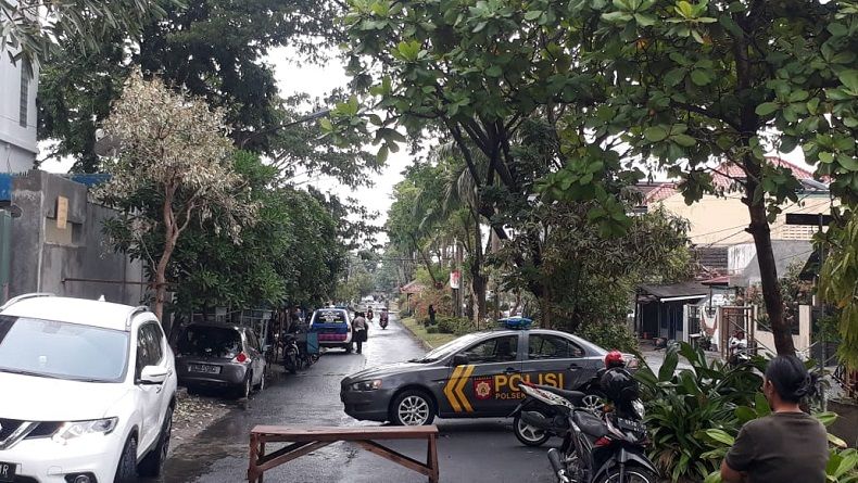 Hujan Pertama di Surabaya Makan Korban, 1 Tewas Tertimpa Bangunan