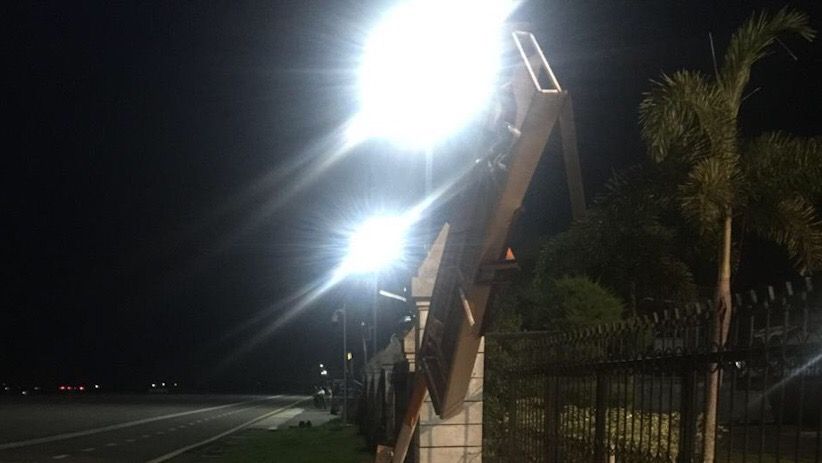 Penampakan Sayap Pesawat Lion Air JT 633 Hancur Tabrak Tiang Lampu - Bagian 6