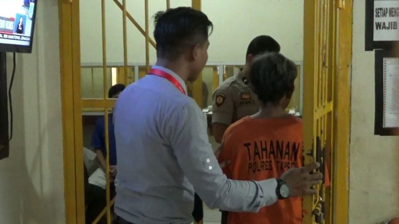 title Identitasnya Terungkap, Pemuda di Katingan Gagal Perkosa Tetangganya Identitasnya Terungkap, Pemuda di Katingan Gagal Perkosa Tetangganya