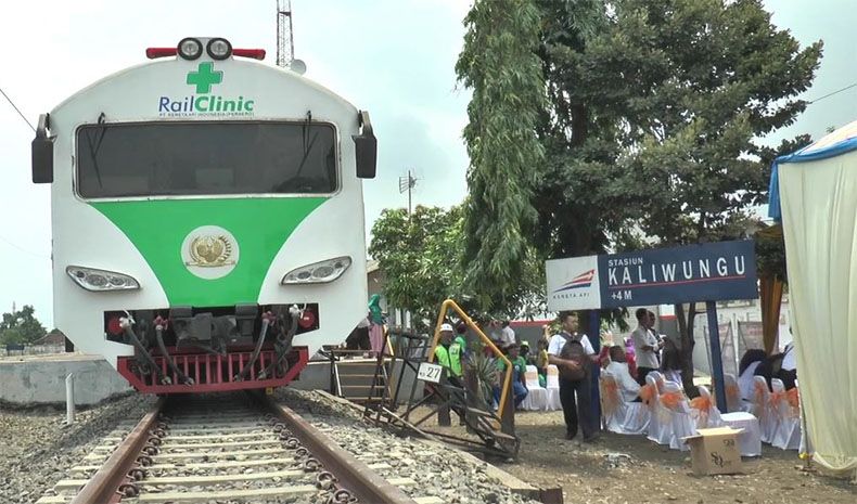 Pengobatan Gratis Rail Clinic Disambut Antusias Warga Kaliwungu Kendal