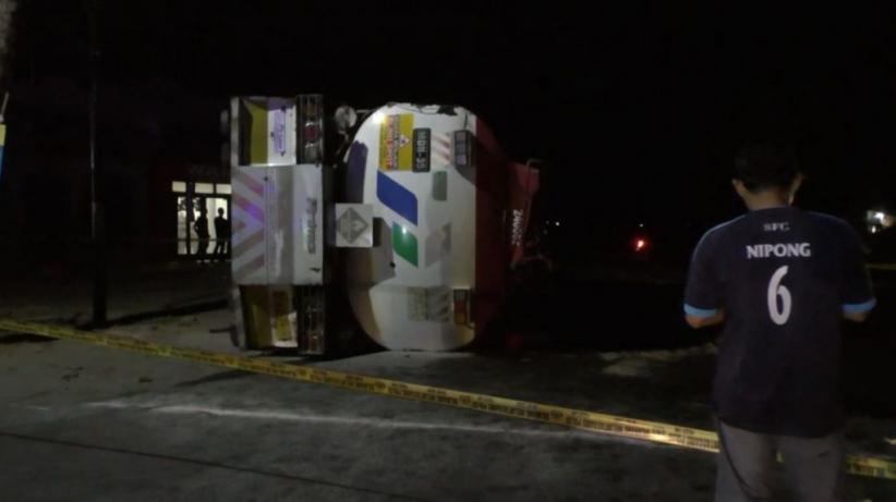 Truk Angkut Solar dan Pertalite Terguling di Nganjuk, Sopir Tewas