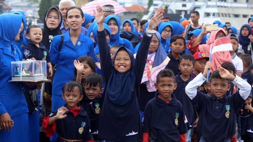 KRI Usman Harun-359 Bawa Pasukan Perdamaian PBB Tiba di Koarmada II - Bagian 7