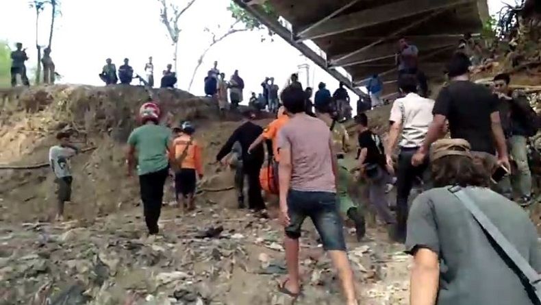 Mayat Laki-laki Bertato Ditemukan di Sungai Bengawan Solo