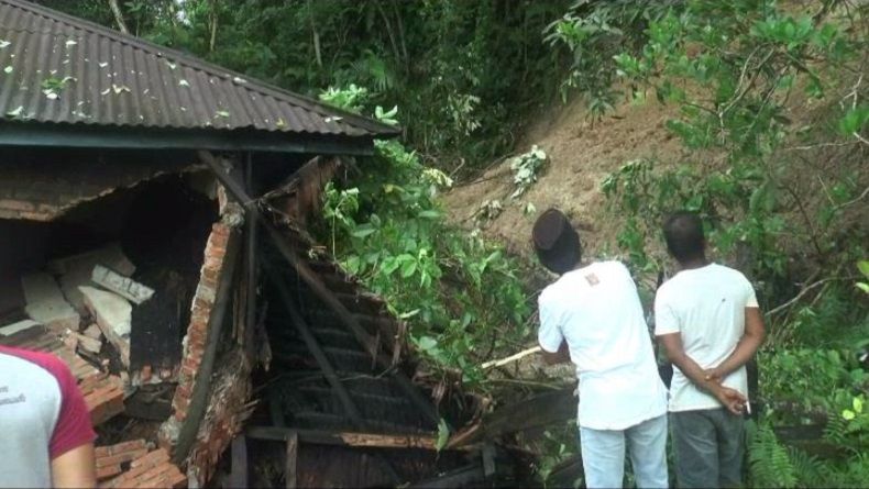 2 Warga Tertimbun Longsor di Pariaman Utara Sumbar, 1 Korban Tewas