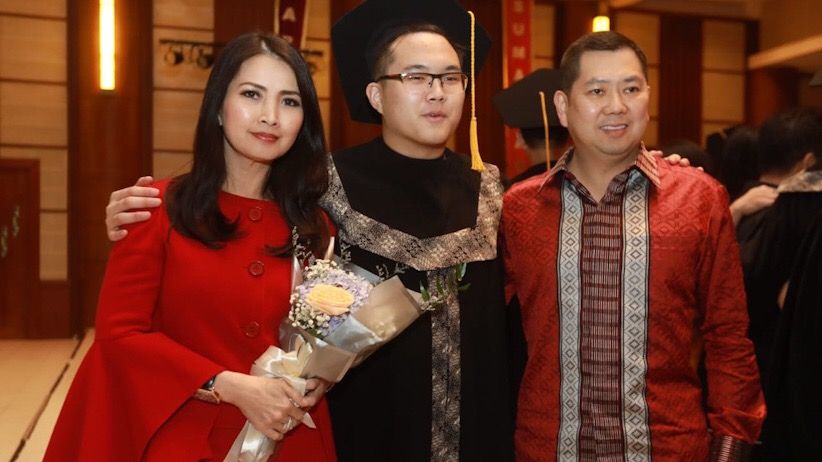 HT Hadiri Wisuda Warren Haryputra Tanoesoedibjo di IPEKA - Bagian 1
