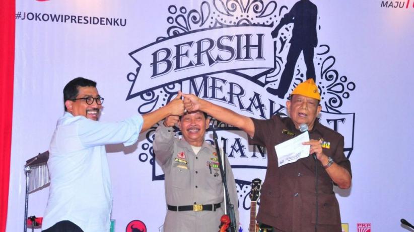 Sambut Hari Pahlawan, Timses Jokowi Jatim Cangkrukan Bareng Veteran