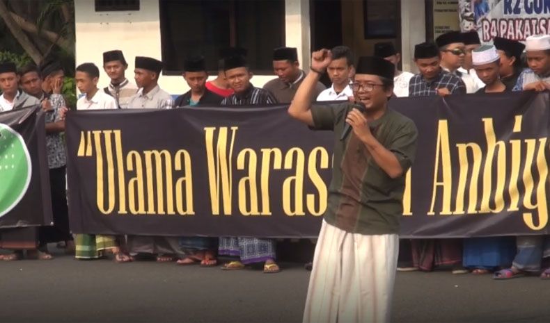Santri Jombang Gelar Aksi Kecam Sandi Langkahi Makam KH Bisri Syansuri