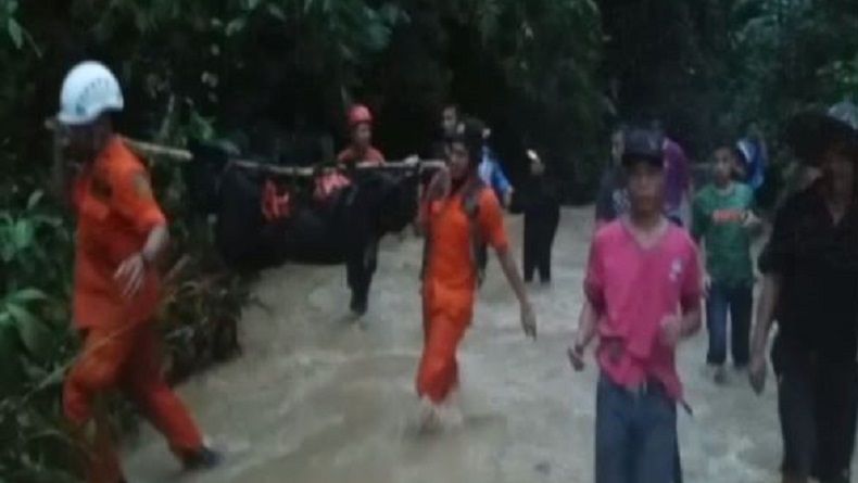 1 Korban Longsor di Nias Selatan Dievakuasi Meninggal, 5 Masih Hilang