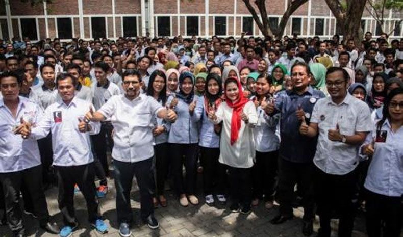 Sambangi Buruh Pabrik Mebel Sidoarjo, TKD Jatim: Rugi Tak Pilih Jokowi