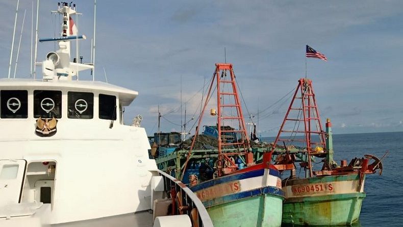 Bakamla Tangkap 2 Kapal Vietnam Berbendera Malaysia di Perairan Natuna