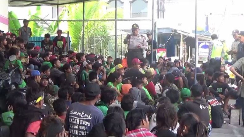 Nekat Ingin Tonton Persebaya Vs Bali United, Ratusan Bonek