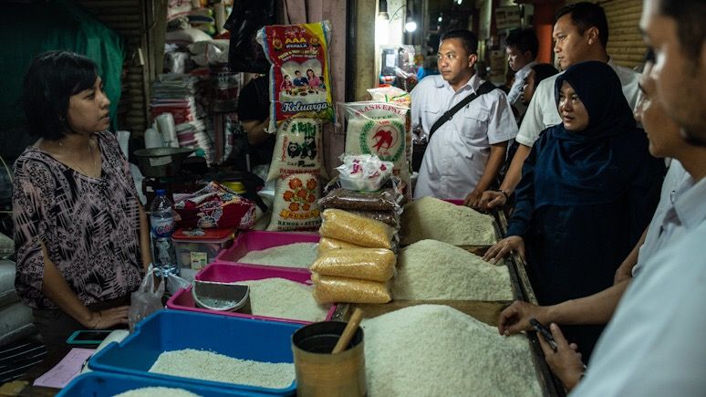 Bulog dan Satgas Pangan Polda Metro Jaya Pantau Harga Bahan Pokok di Pasar - Bagian 2