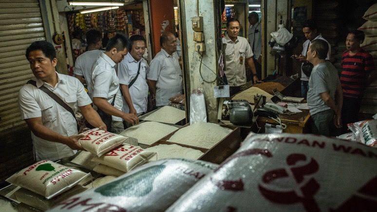 Bulog dan Satgas Pangan Polda Metro Jaya Pantau Harga Bahan Pokok di Pasar - Bagian 1