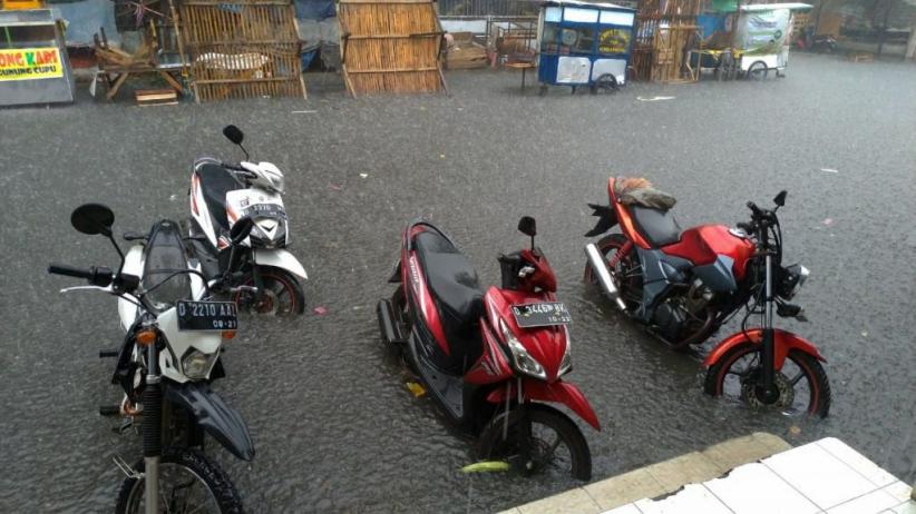 Banjir Genangan Kepung Bandung, Lalu Lintas Macet Parah