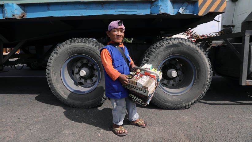 Potret Para Pekerja Keras Bertubuh Mini - Bagian 7