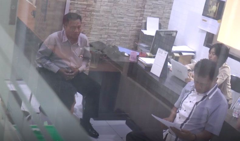 title Kasus Baiq Nuril, Mantan Kepala SMAN 7 Mataram Diperiksa Polda NTB Kasus Baiq Nuril, Mantan Kepala SMAN 7 Mataram Diperiksa Polda NTB