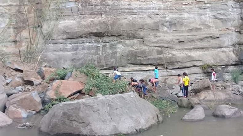 Pulang dari Kebun, 2 Ibu-Ibu Tewas Tertimbun Longsor di Sungai Mandar