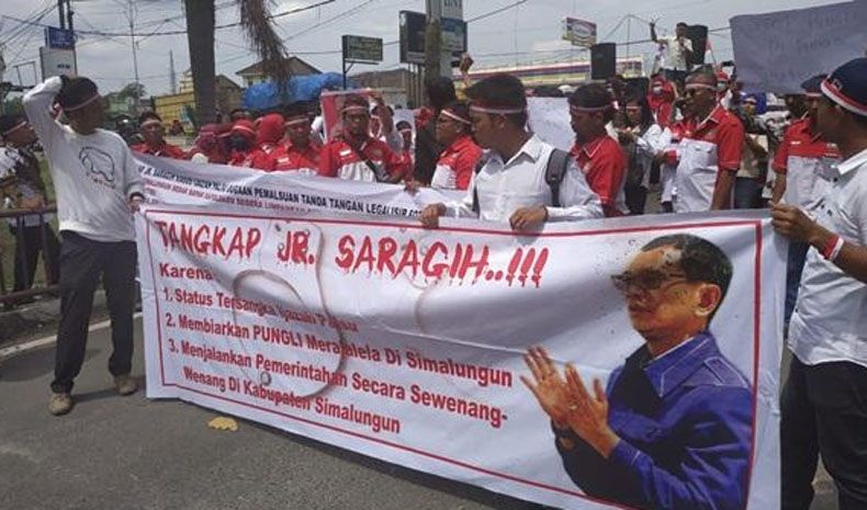 Gaji Dipotong, Tenaga Honorer Desak Polisi Tangkap Bupati Simalungun