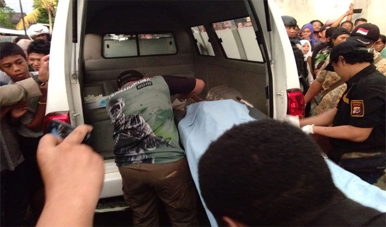 Dikira Boneka, Warga Timika Temukan Mayat Wanita Tergeletak di Selokan