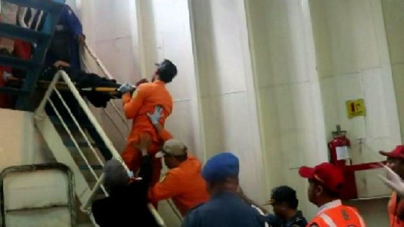 Bawa 145 Penumpang, Kapal Gerbang Samudra I Terbakar di Karang Jamuang