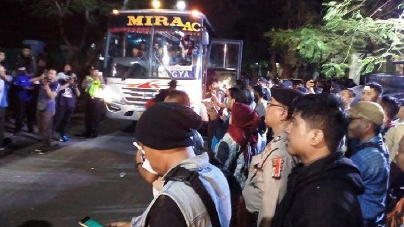 Cegah Bentrok, Polisi Pulangkan 233 Mahasiswa Papua ke Tempat Domisili