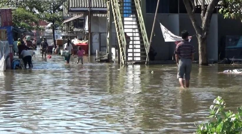 Banjir Masih Merendam Sejumlah Ruas Jalan Dan Permukiman Di Semarang