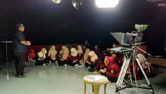 70 Mahasiwa IAIN Jember Belajar Penyiaran di MNC Group Jatim