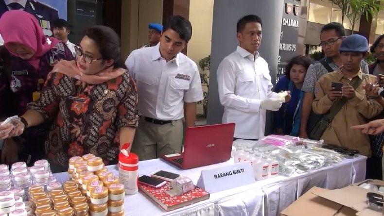 title Promosikan Kosmetik Oplosan, Via Vallen Akan Diperiksa Polisi Promosikan Kosmetik Oplosan, Via Vallen Akan Diperiksa Polisi