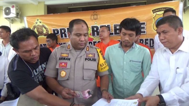 Sekdes Simpang Empat Terjaring OTT Tim Saber Pungli Serdangbedagai