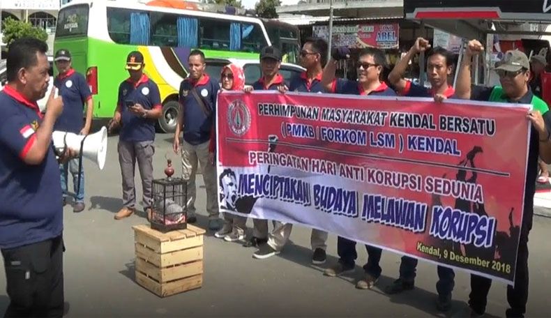 Peringati Hari Anti-Korupsi Sedunia, Forkom Gelar Aksi Damai di Kendal