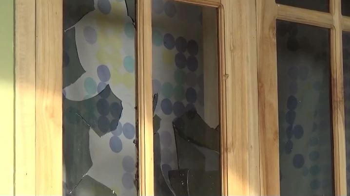 title Rumah Dosen Unej Jember Dirusak Pemuda Mabuk yang Sedang Cari Pacarnya Rumah Dosen Unej Jember Dirusak Pemuda Mabuk yang Sedang Cari Pacarnya