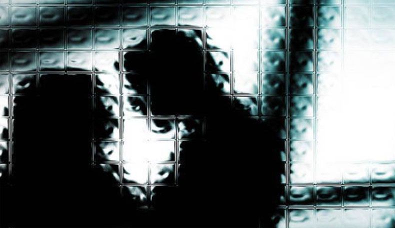 Bejat, Suami di Mojokerto Jual Istri untuk Layanan Threesome