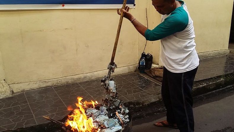 6.620 E-KTP Warga Manado Dibakar, Ini Penyebabnya