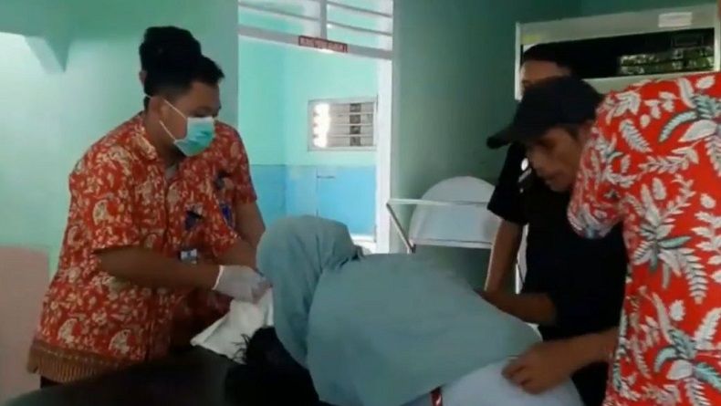 title Ditinggal Sendiri, Balita Ini Tenggelam di Kolam Lele Rumahnya Ditinggal Sendiri, Balita Ini Tenggelam di Kolam Lele Rumahnya