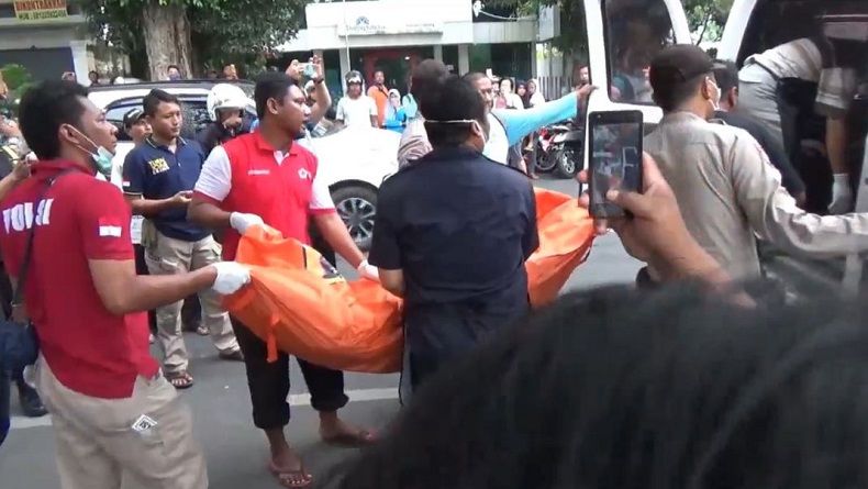 Diduga Sakit, Anak dan Ibu Tewas Membusuk Satu Bulan di Dalam Rumah