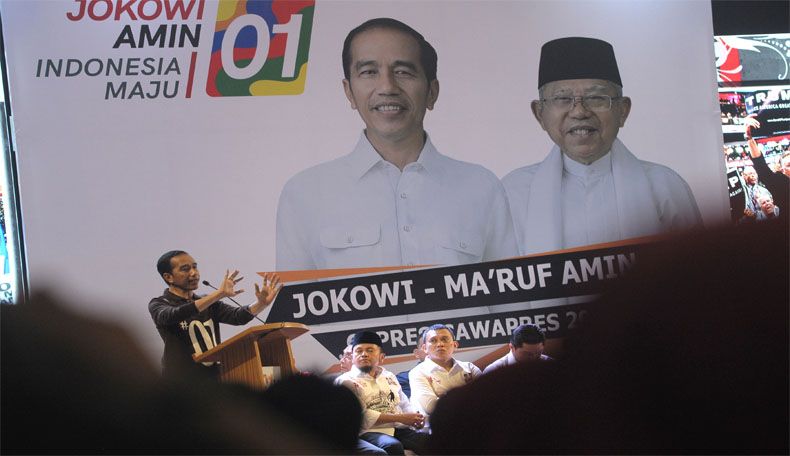 Lantik TKD Jambi, Jokowi Ajak Relawan Tangkal Isu Hoaks