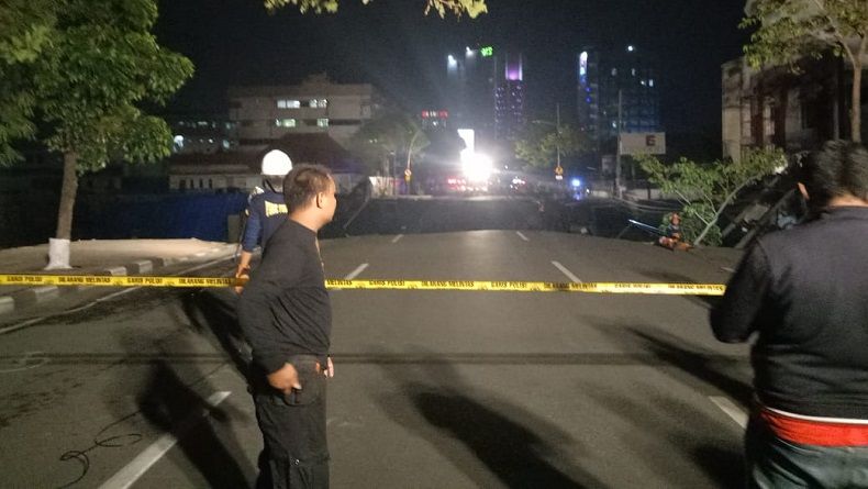 Jalan Ambles Surabaya, BPB Linmas Sebut Tak Ada Korban Jiwa