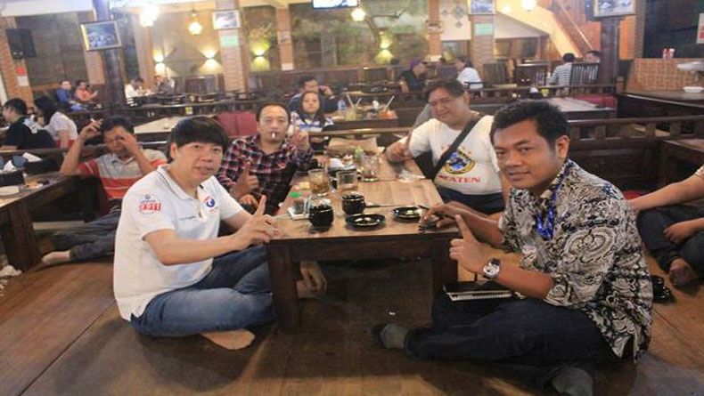 Sentuh Masyarakat, Caleg Perindo KRAT Henry Buka Dapoer Rakyat di Solo