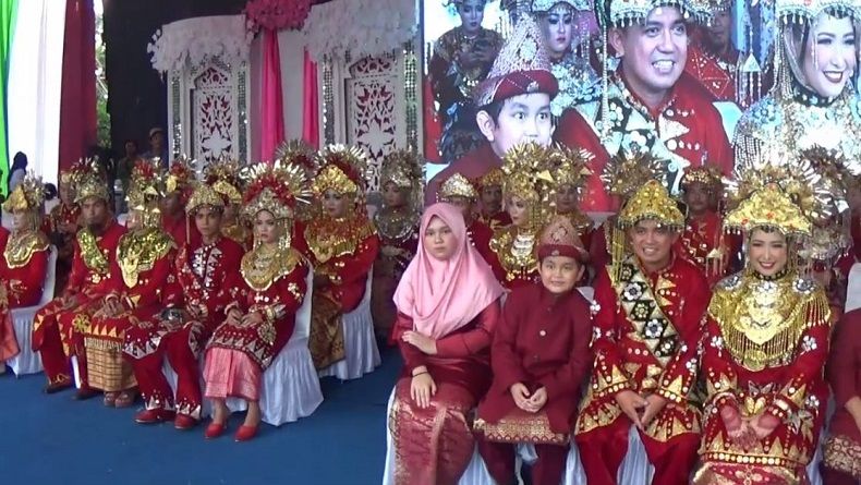 60 Pengantin Nikah Massal di Festival Beribu Senyum Kota Pangkalpinang
