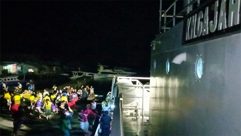 Terjebak Badai, 93 Turis China di Minahasa Utara Dievakuasi Bakamla