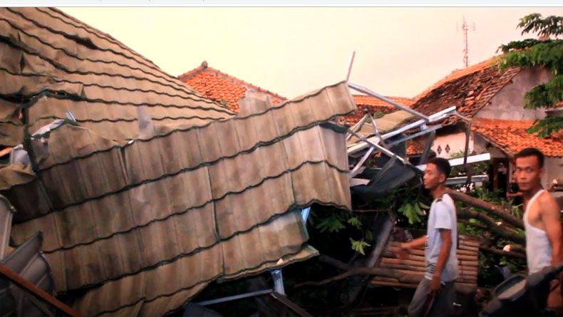 Puting Beliung Terjang Cirebon, 1 Balita Tewas dan 165 Rumah Rusak 