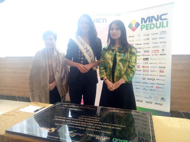 title Dongkrak Sentak Dulang Cimenyan, Yayasan Miss Indonesia Bangun MCK Dongkrak Sentak Dulang Cimenyan, Yayasan Miss Indonesia Bangun MCK