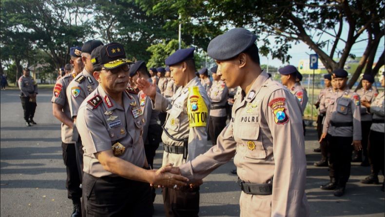 Kapolda dan Wakapolda Jatim Dimutasi Bareng, Dampak Aksi Teroris?