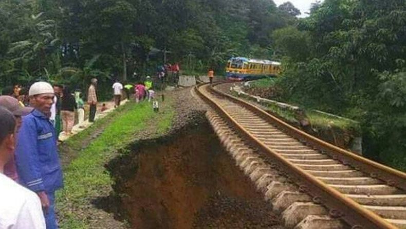 Hujan Deras, Jalur KA Bogor-Sukabumi Lumpuh akibat Longsor di 4 Titik