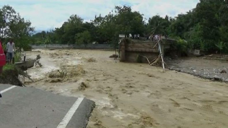 Jembatan Deleng Perkison Aceh Tenggara Hancur Diterjang Banjir Bandang