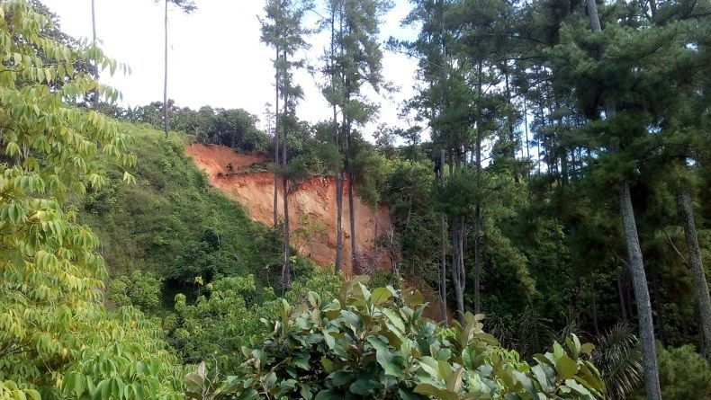 title Longsor Lagi di Jembatan Kembar, Jalur Pematangsiantar-Parapat Putus Longsor Lagi di Jembatan Kembar, Jalur Pematangsiantar-Parapat Putus